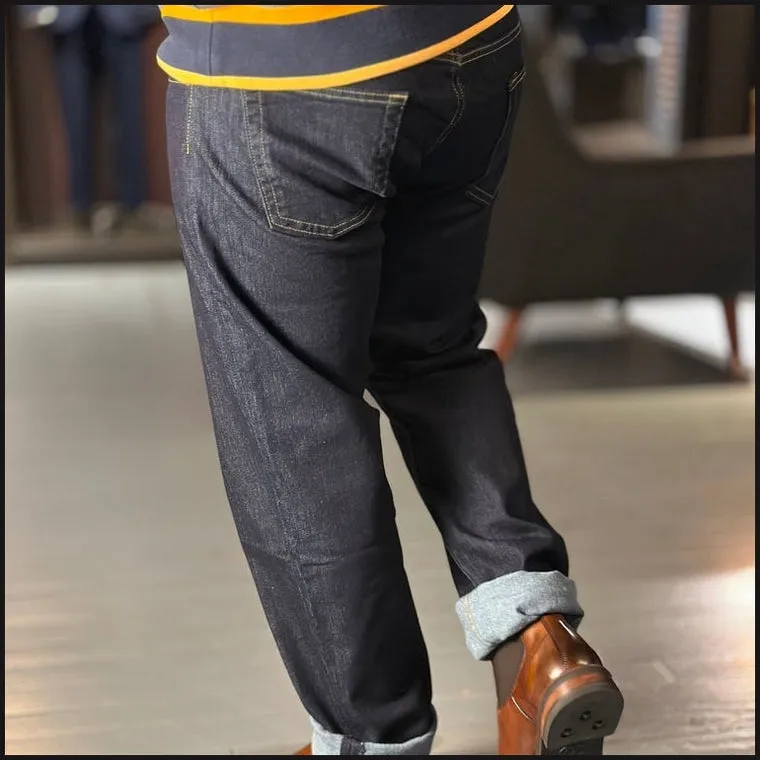 Easy Fit Denim (Slim Straight)