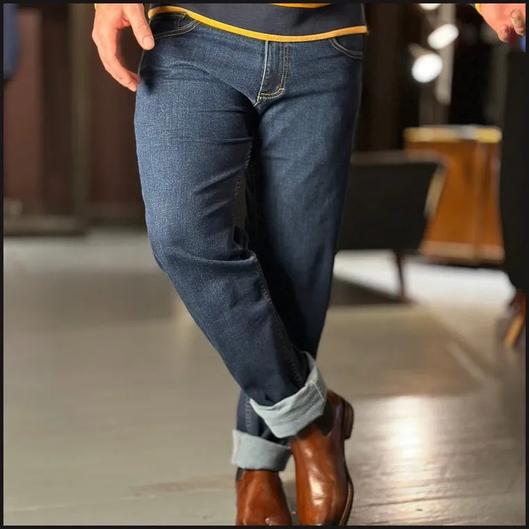 Easy Fit Denim (Slim Straight)