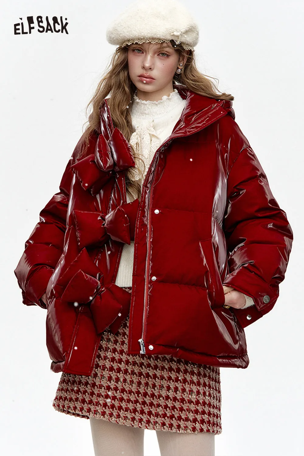 ELFSACK 2024 Winter New Arrivals Hooded Bow Button Short Down Jacket Women