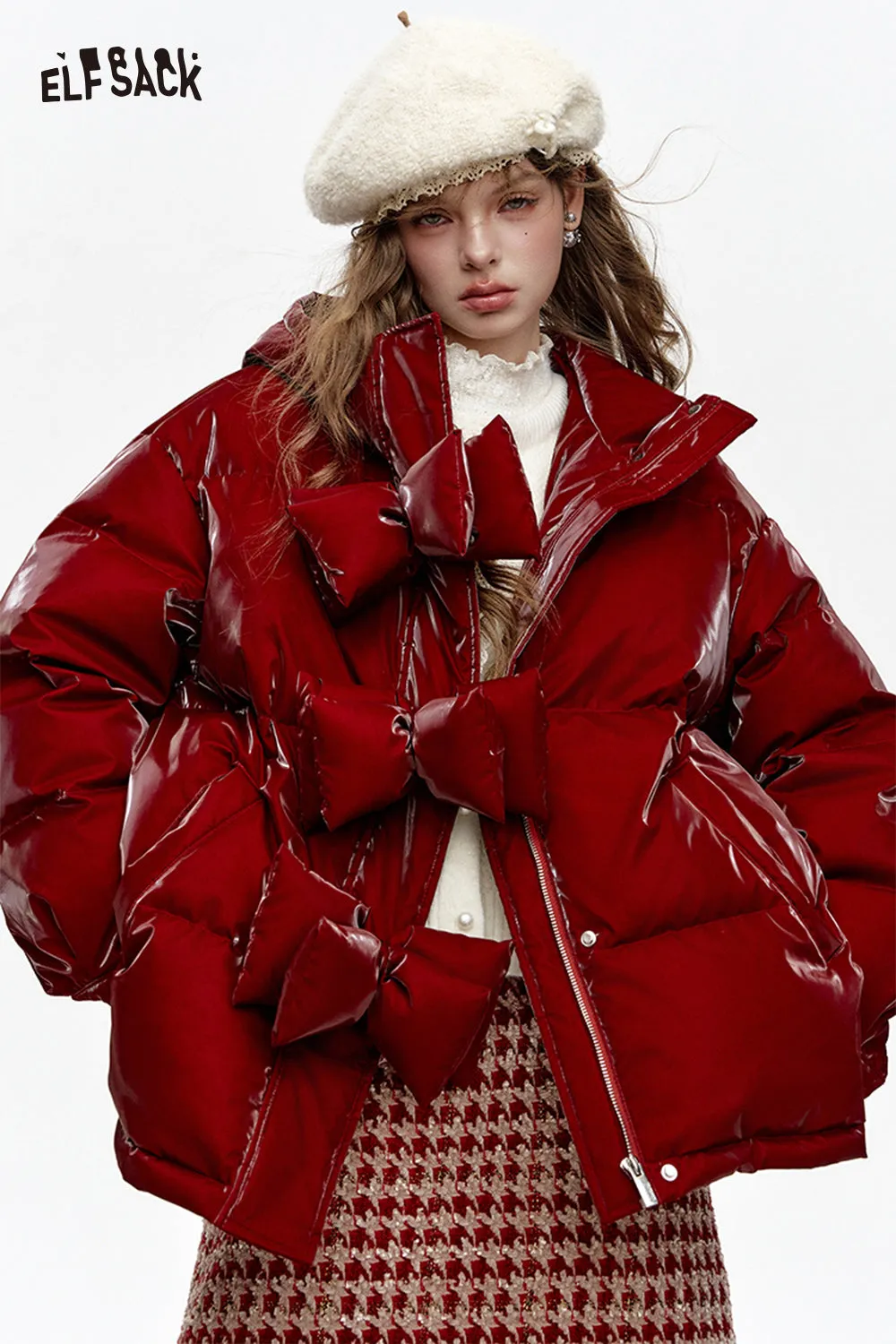 ELFSACK 2024 Winter New Arrivals Hooded Bow Button Short Down Jacket Women