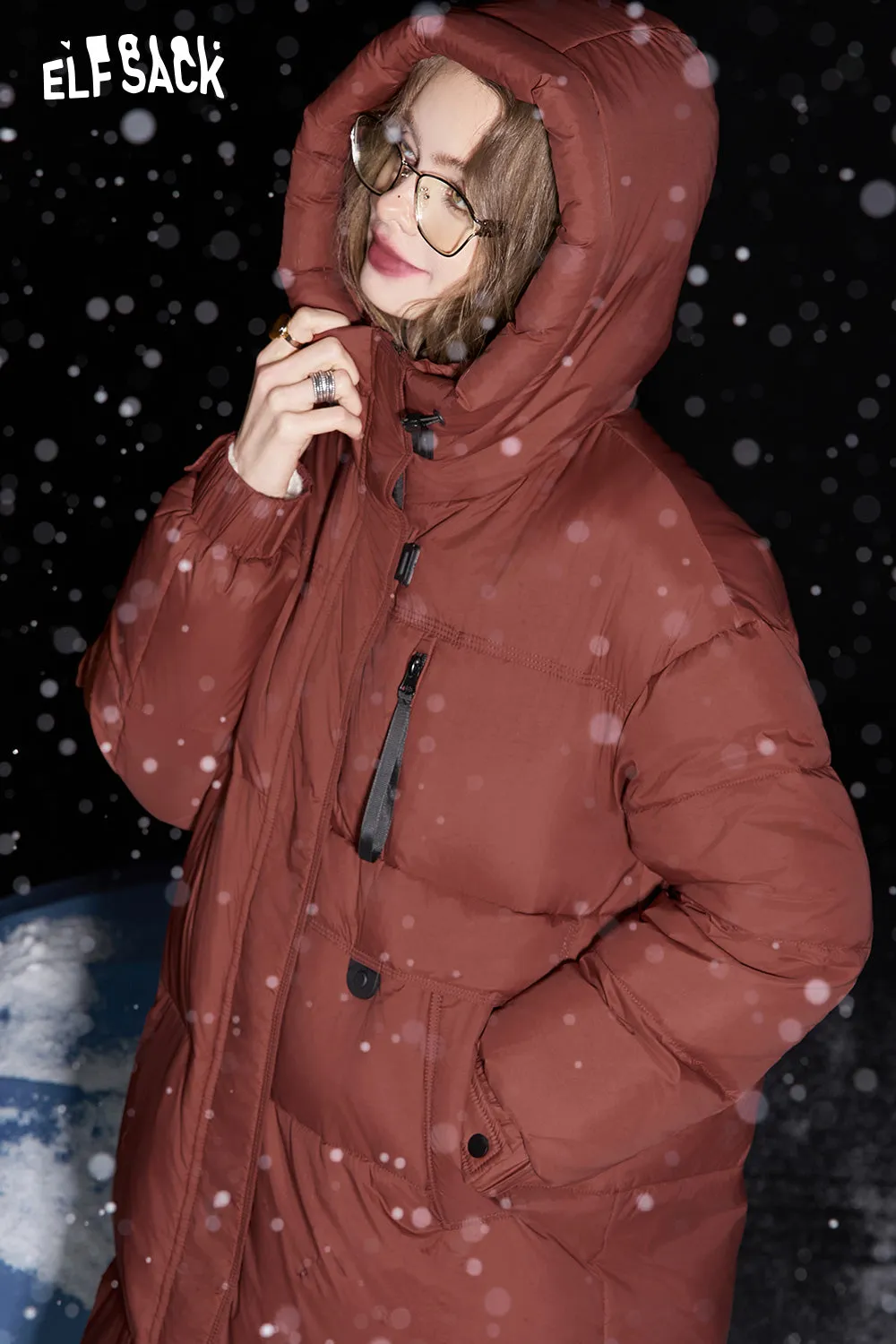 ELFSACK 2024 Winter New Arrivals Retro simple mid-length hooded down jacket for women warm and thick