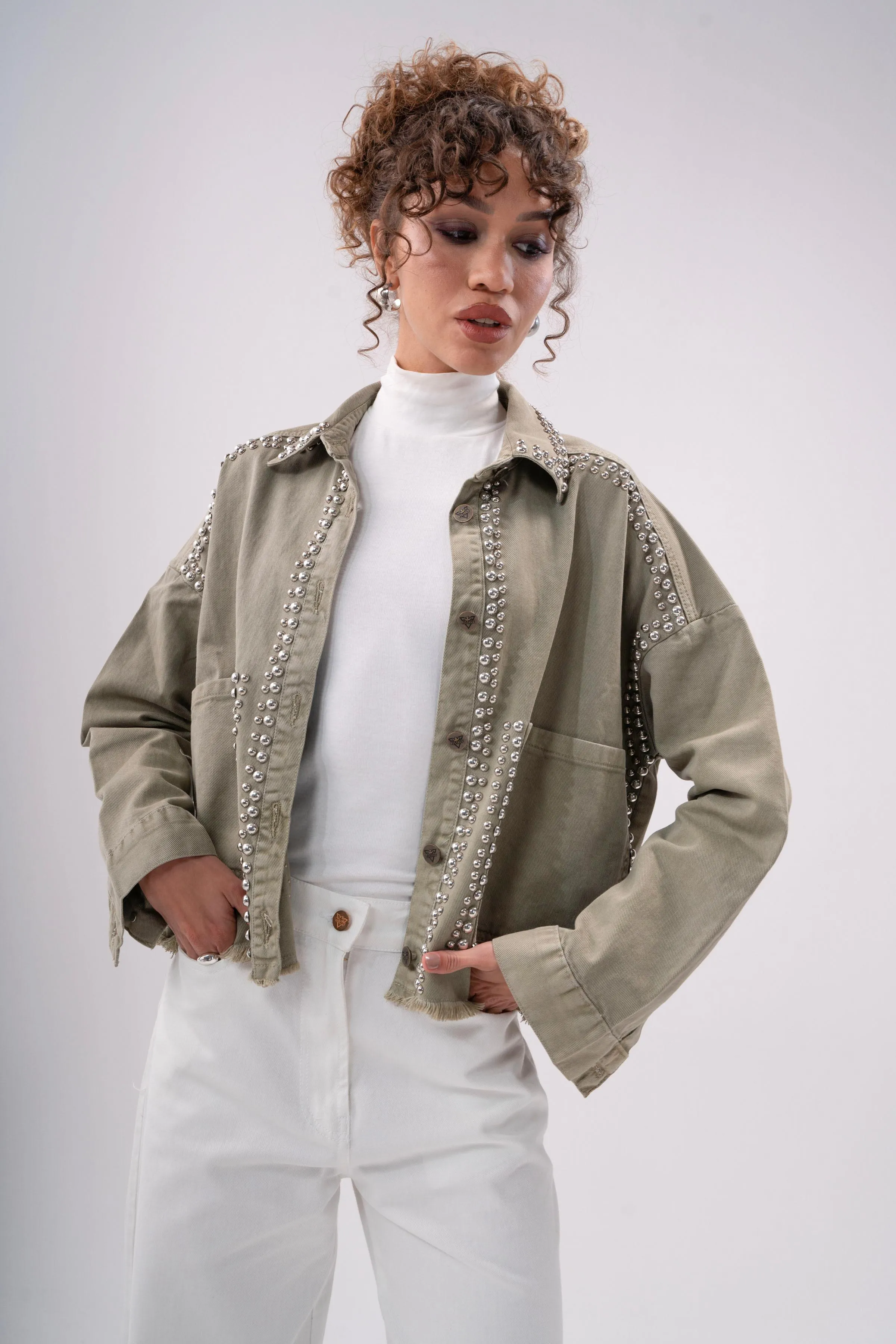 STUDDED CROPPED DENIM JACKET -OLIVE